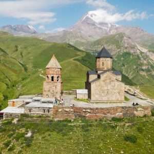 تور صعود به قله کازبک و جاذبه های گردشگری منطقه 