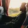 چگونه حین سفر در داخل اتوبوس استراحت کنیم