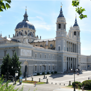 دیدار از کلیسای جامع شهر مادرید  