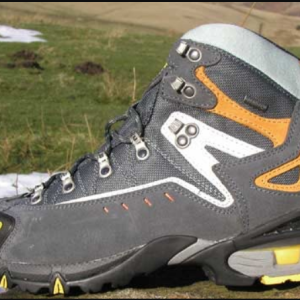 شناخت ویژگیهای کفش های کوهنوردی برند آسولو