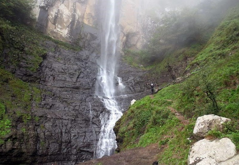 آشنایی با آبشار لاتون بلندترین آبشار ایران