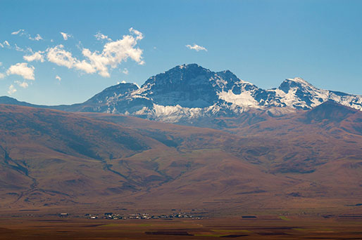 تور صعود به قله آراگاتس ارمنستان
